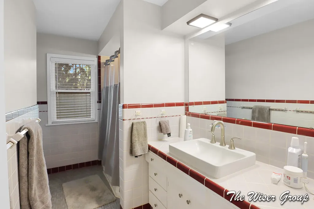 1613 Lotus Avenue SE Grand Rapids City MI 49506