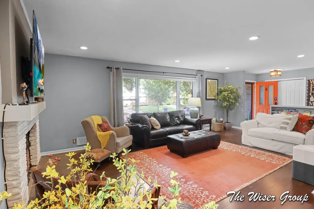 1613 Lotus Avenue SE Grand Rapids City MI 49506