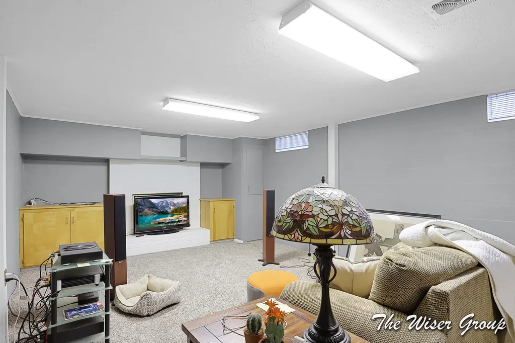 1613 Lotus Avenue SE Grand Rapids City MI 49506