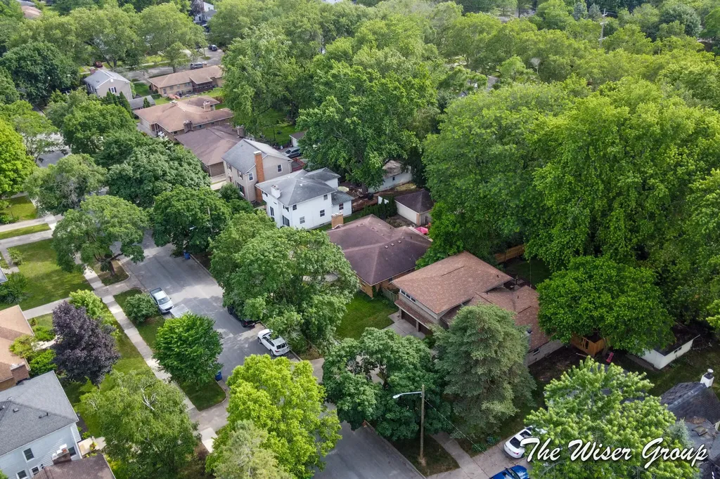 1613 Lotus Avenue SE Grand Rapids City MI 49506