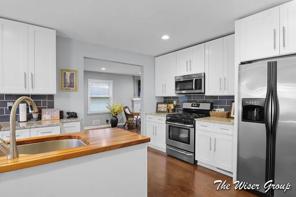 1613 Lotus Avenue SE Grand Rapids City MI 49506