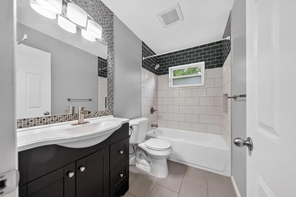 43924 Donley Drive Sterling Heights City MI 48314
