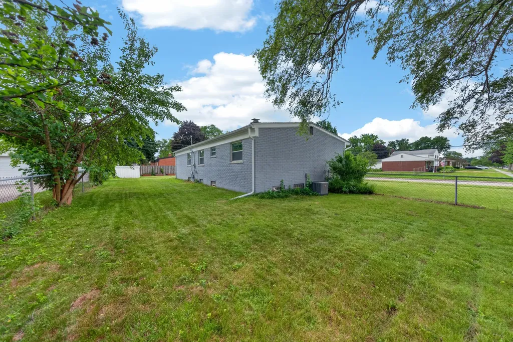 43924 Donley Drive Sterling Heights City MI 48314