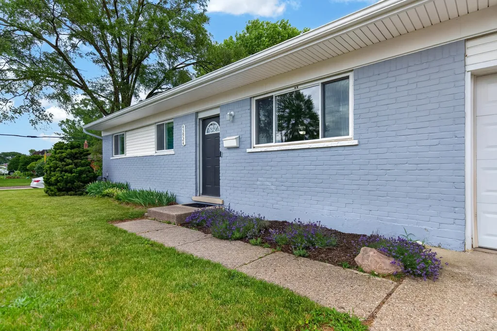 43924 Donley Drive Sterling Heights City MI 48314