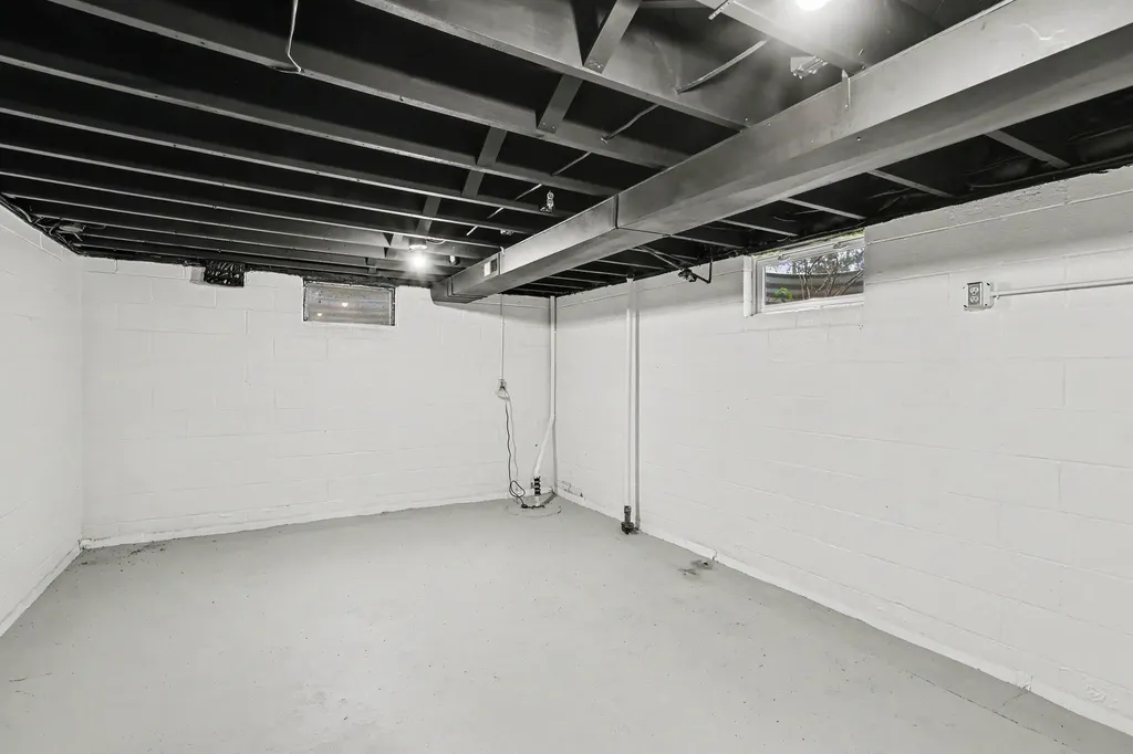 2215 Coolidge Street Lansing City MI 48906