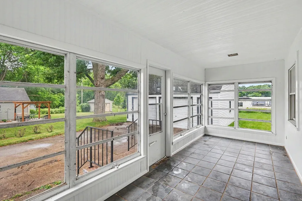 2215 Coolidge Street Lansing City MI 48906