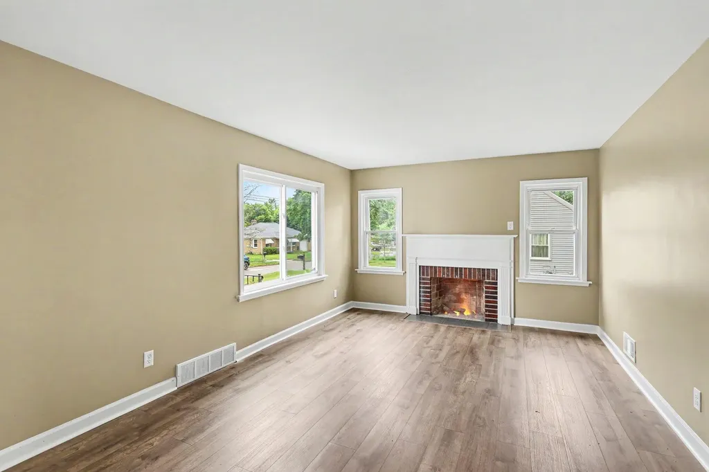 2215 Coolidge Street Lansing City MI 48906