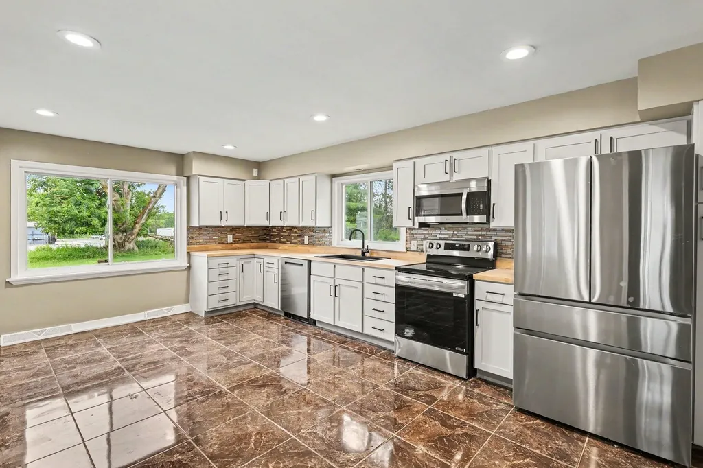 2215 Coolidge Street Lansing City MI 48906