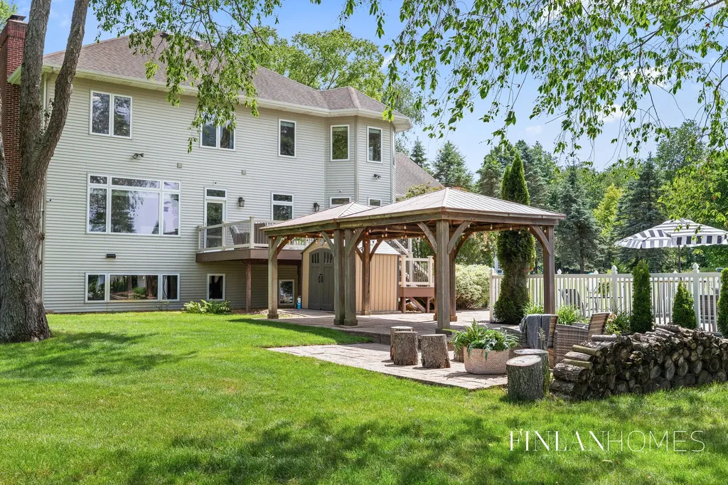 8210 Powderhorn Trail SE Caledonia Township MI 49316