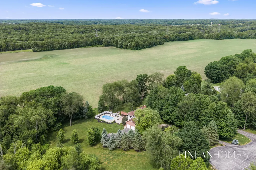 8210 Powderhorn Trail SE Caledonia Township MI 49316