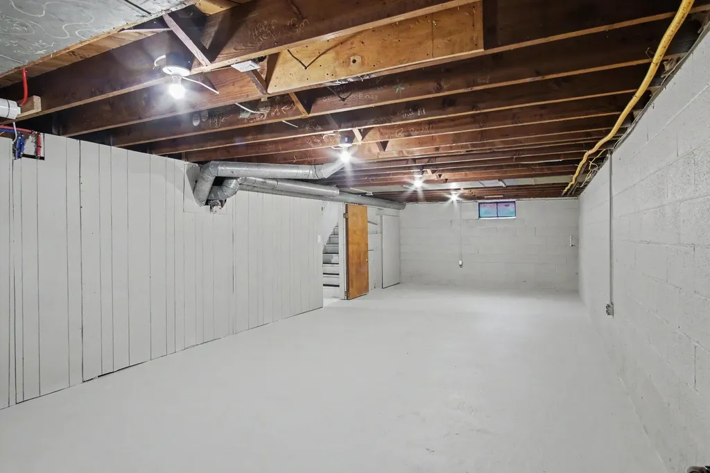 1339 Howard Avenue Muskegon City MI 49442