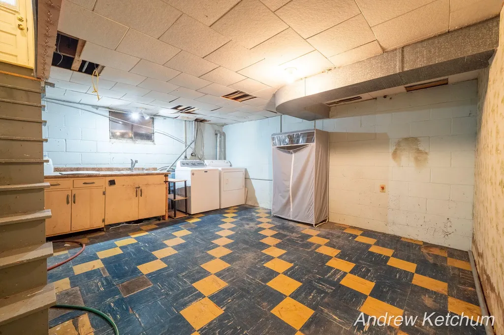 297 Fourth Avenue Holland Charter Township MI 49424