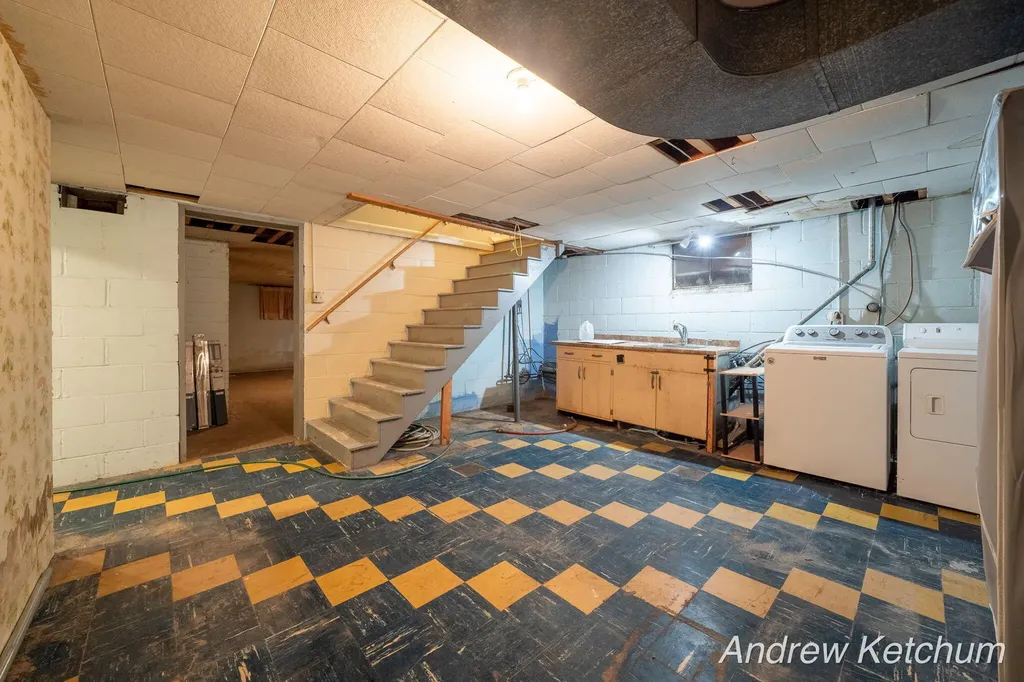 297 Fourth Avenue Holland Charter Township MI 49424