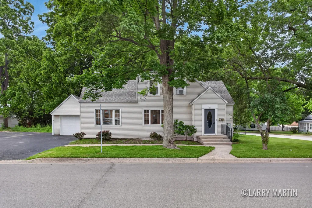 224 S Weaver Avenue Fremont City MI 49412