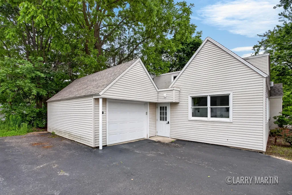 224 S Weaver Avenue Fremont City MI 49412