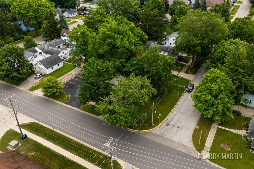 224 S Weaver Avenue Fremont City MI 49412