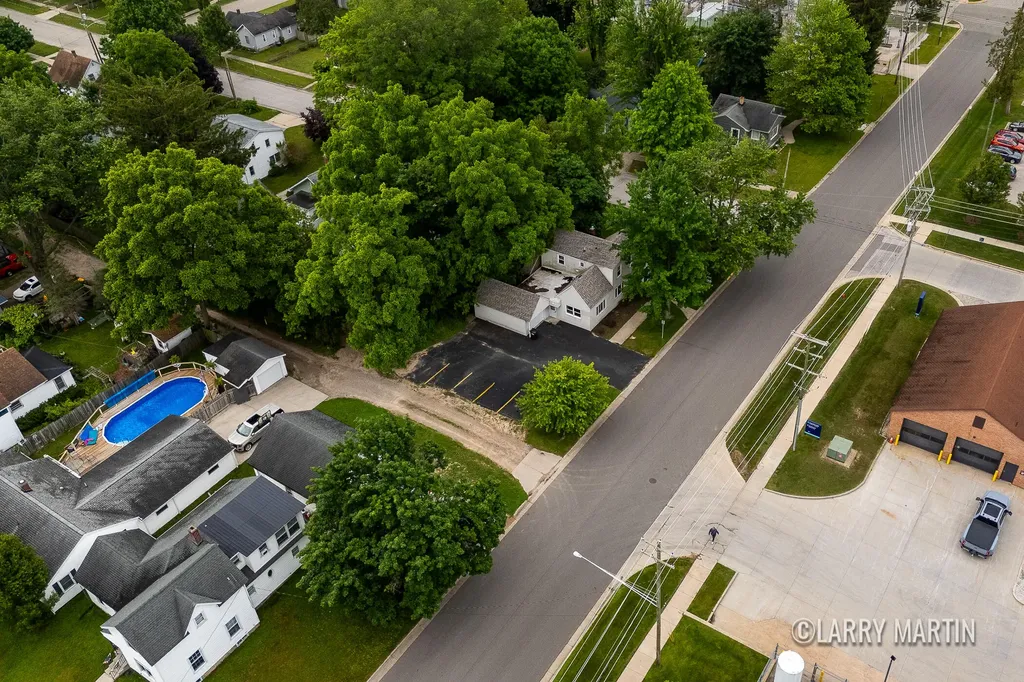 224 S Weaver Avenue Fremont City MI 49412