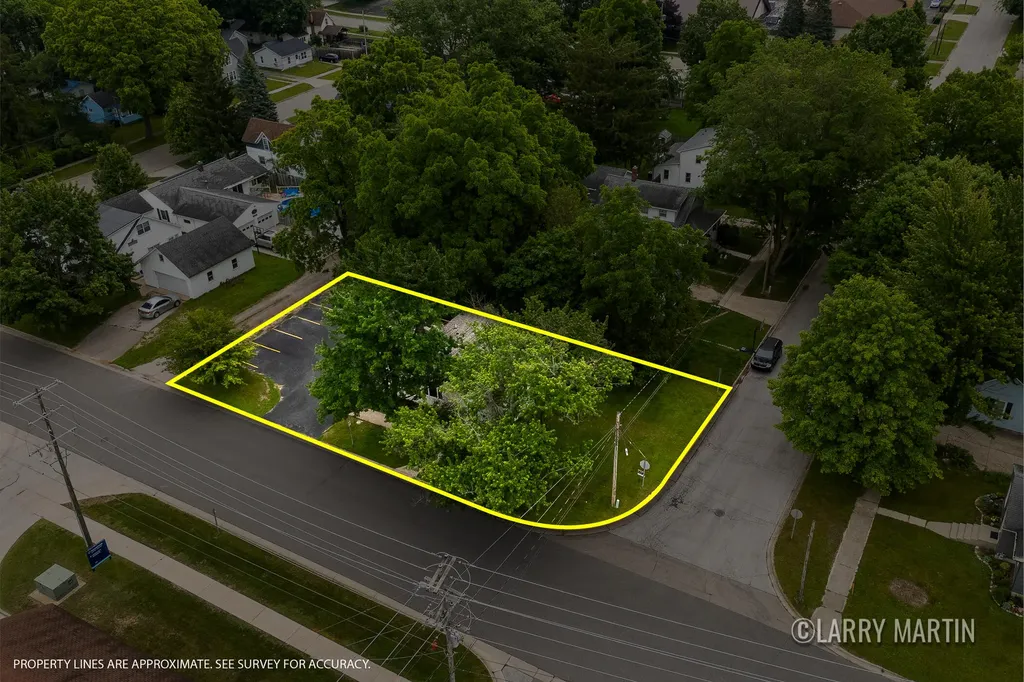 224 S Weaver Avenue Fremont City MI 49412