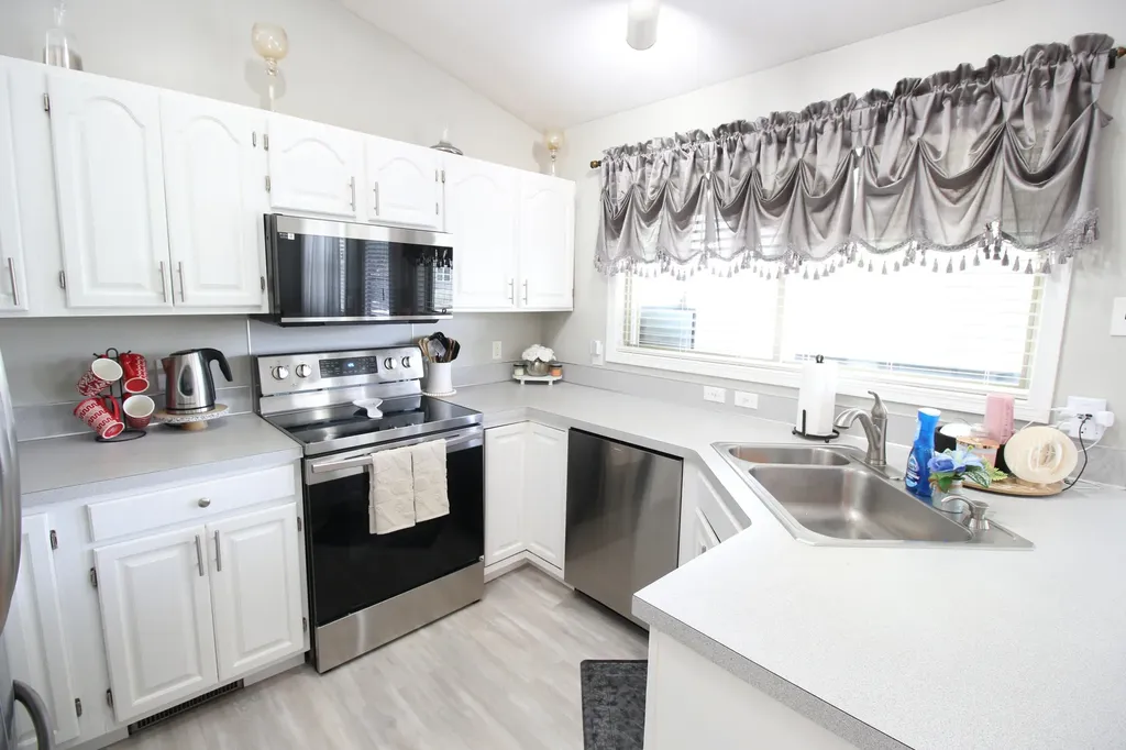 4570 Country Hill Drive SE Kentwood City MI 49512