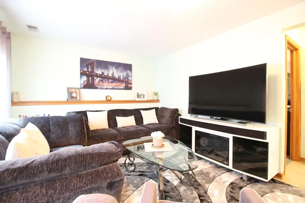 4570 Country Hill Drive SE Kentwood City MI 49512