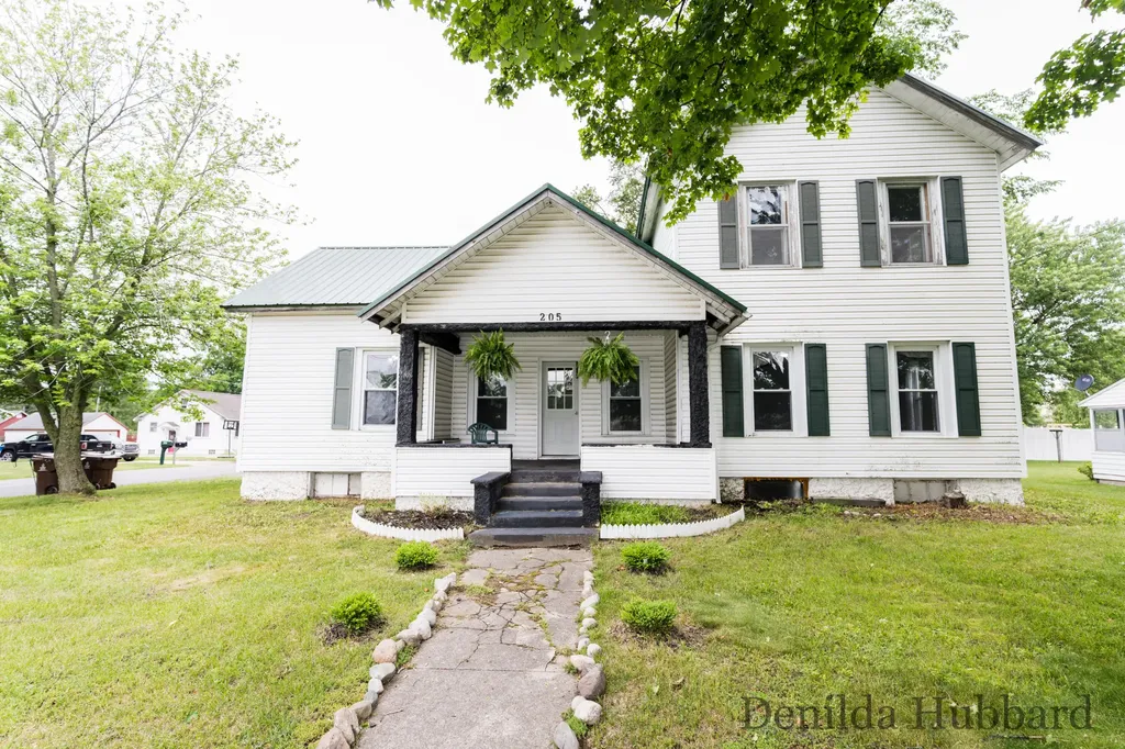 205 N Lincoln Avenue Unknown City MI 48850