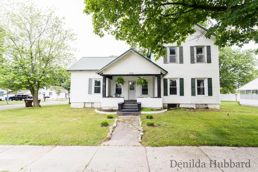 205 N Lincoln Avenue Unknown City MI 48850