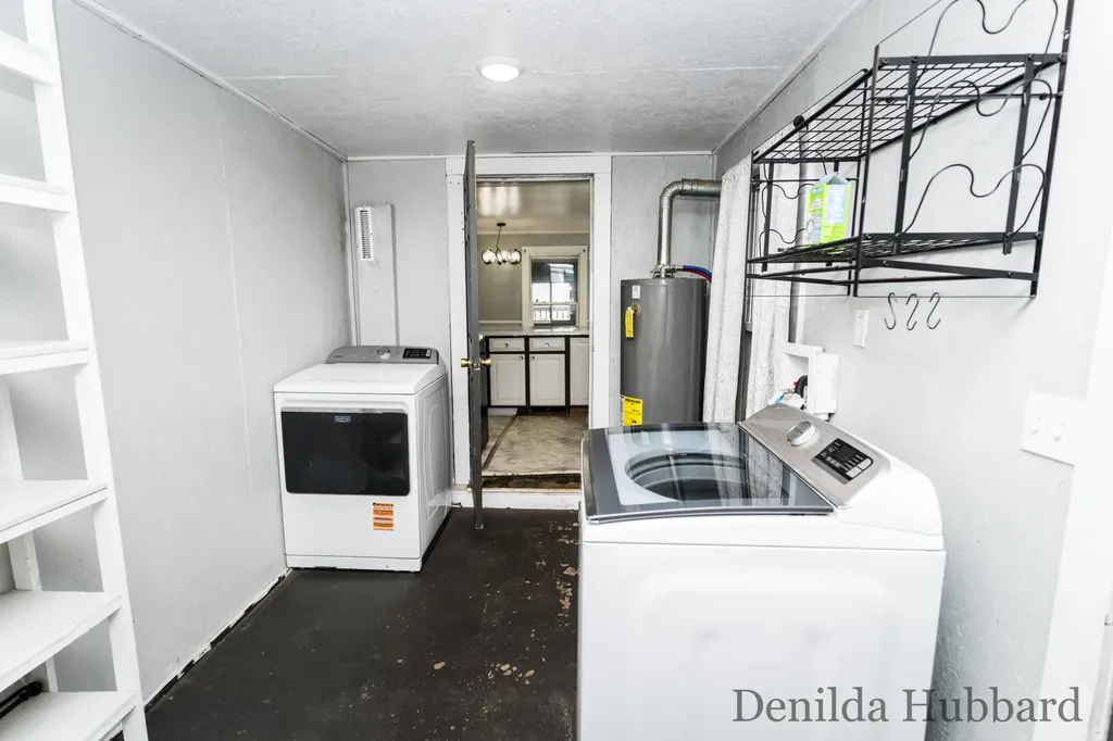 205 N Lincoln Avenue Unknown City MI 48850