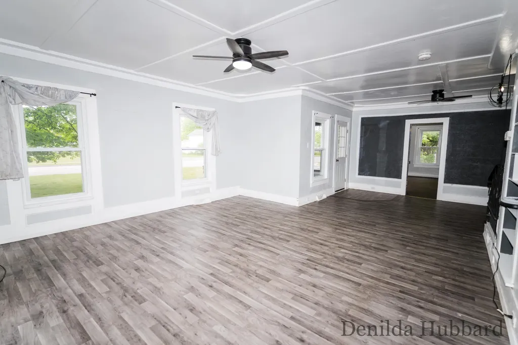 205 N Lincoln Avenue Unknown City MI 48850