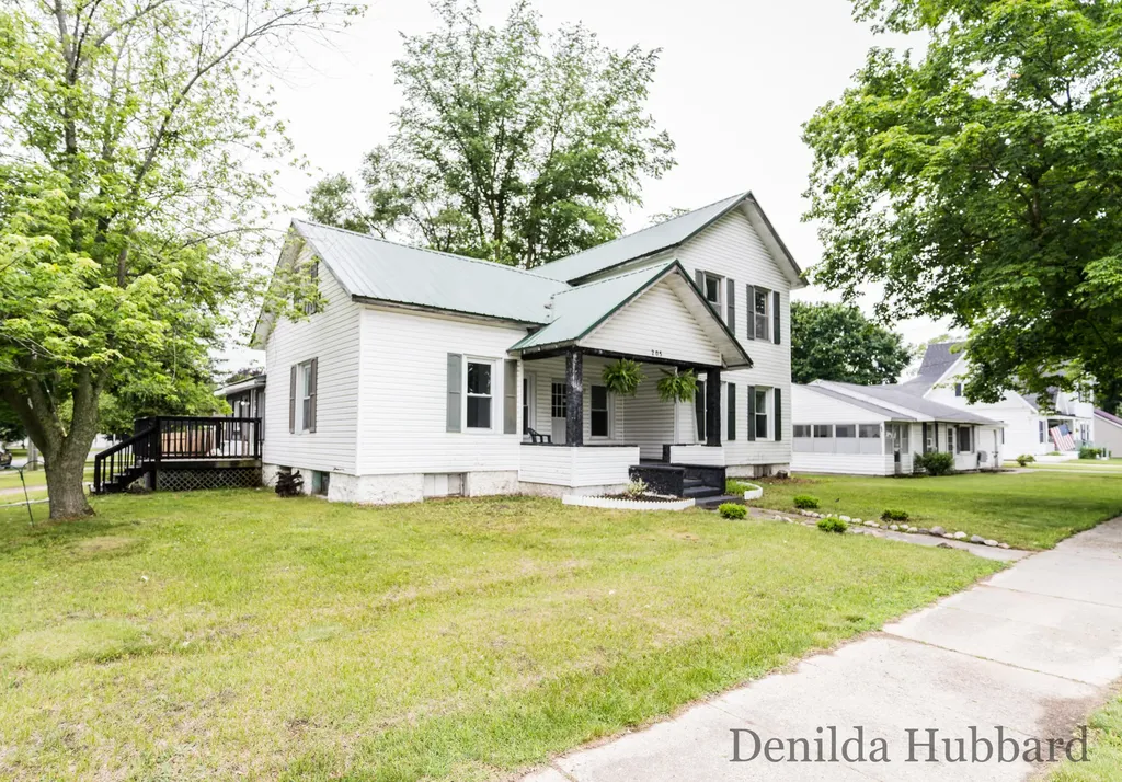 205 N Lincoln Avenue Unknown City MI 48850