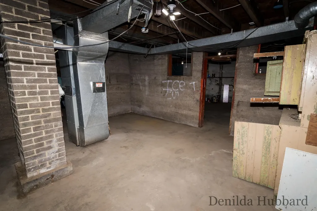 205 N Lincoln Avenue Unknown City MI 48850