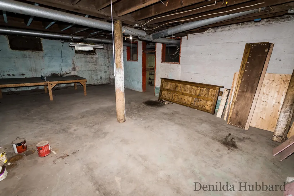 205 N Lincoln Avenue Unknown City MI 48850