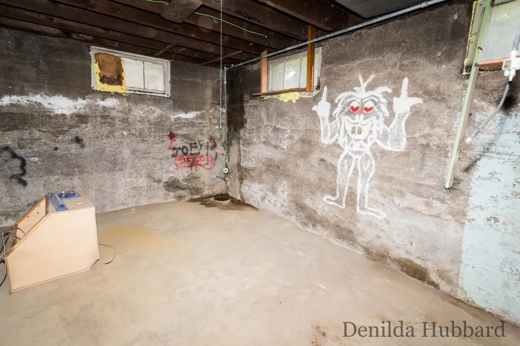 205 N Lincoln Avenue Unknown City MI 48850