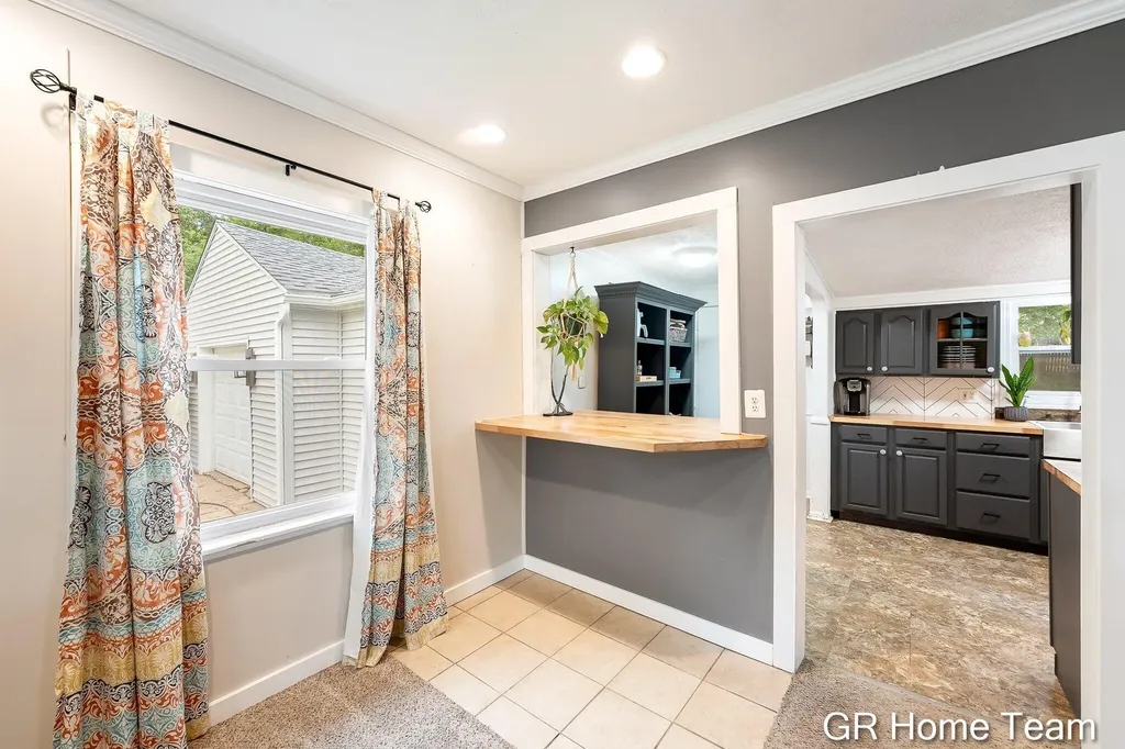 1605 Preston Avenue NW Grand Rapids City MI 49504