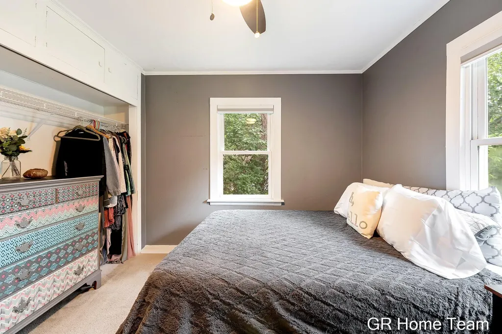 1605 Preston Avenue NW Grand Rapids City MI 49504