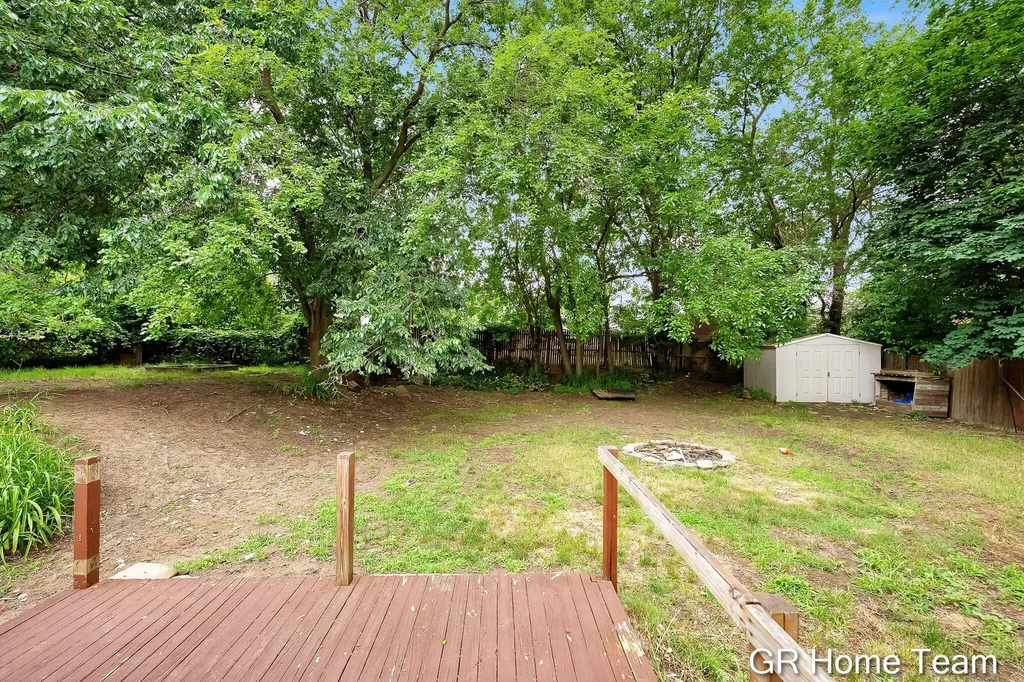 1605 Preston Avenue NW Grand Rapids City MI 49504