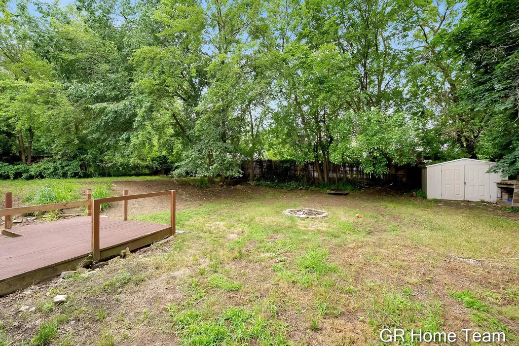 1605 Preston Avenue NW Grand Rapids City MI 49504
