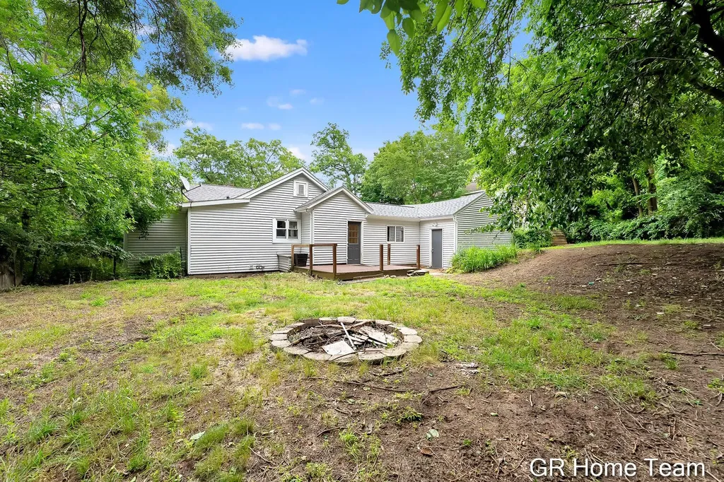 1605 Preston Avenue NW Grand Rapids City MI 49504