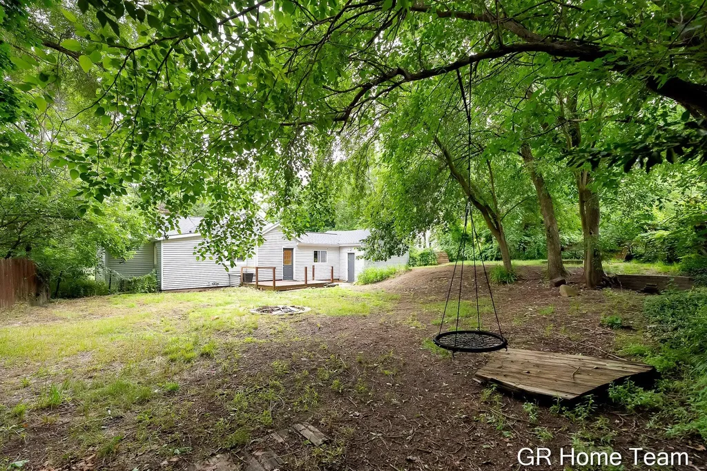1605 Preston Avenue NW Grand Rapids City MI 49504