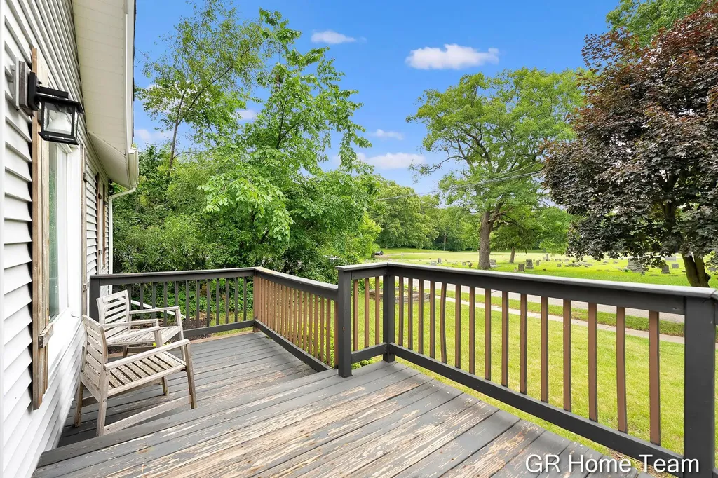 1605 Preston Avenue NW Grand Rapids City MI 49504