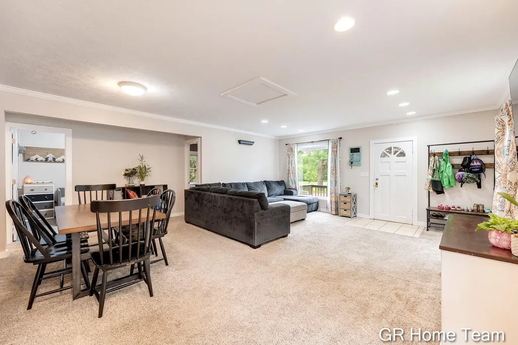 1605 Preston Avenue NW Grand Rapids City MI 49504