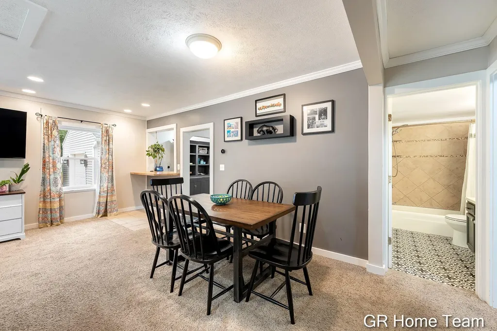 1605 Preston Avenue NW Grand Rapids City MI 49504