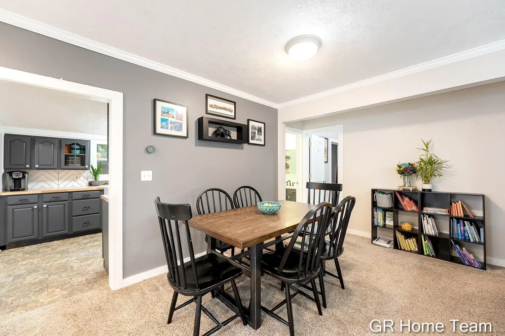 1605 Preston Avenue NW Grand Rapids City MI 49504