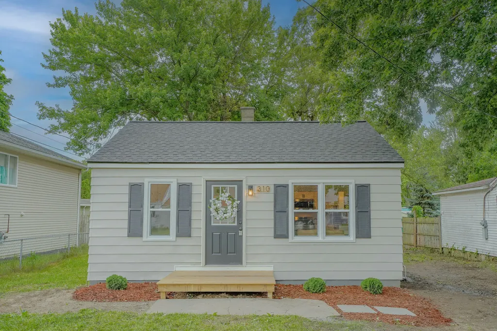 310 Majestic Street SE Kentwood City MI 49548