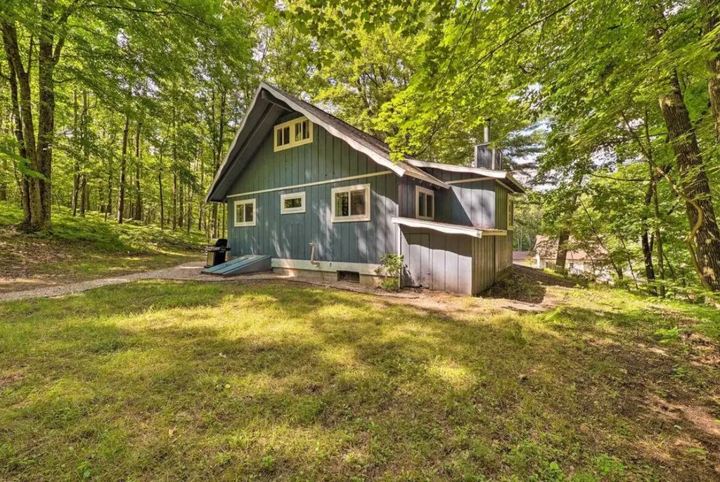 12155 Dubois Drive Morton Township MI 49346