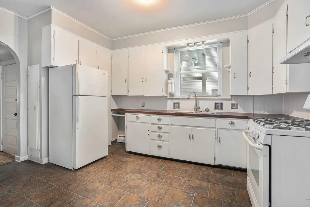 614 Crescent Street NE Grand Rapids City MI 49503