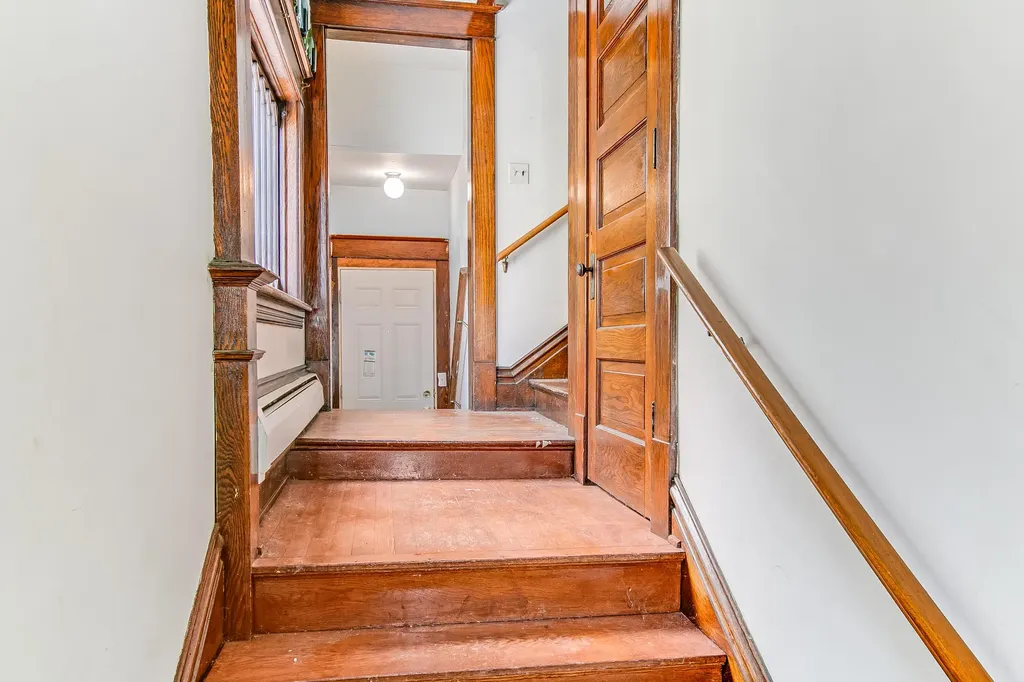 614 Crescent Street NE Grand Rapids City MI 49503