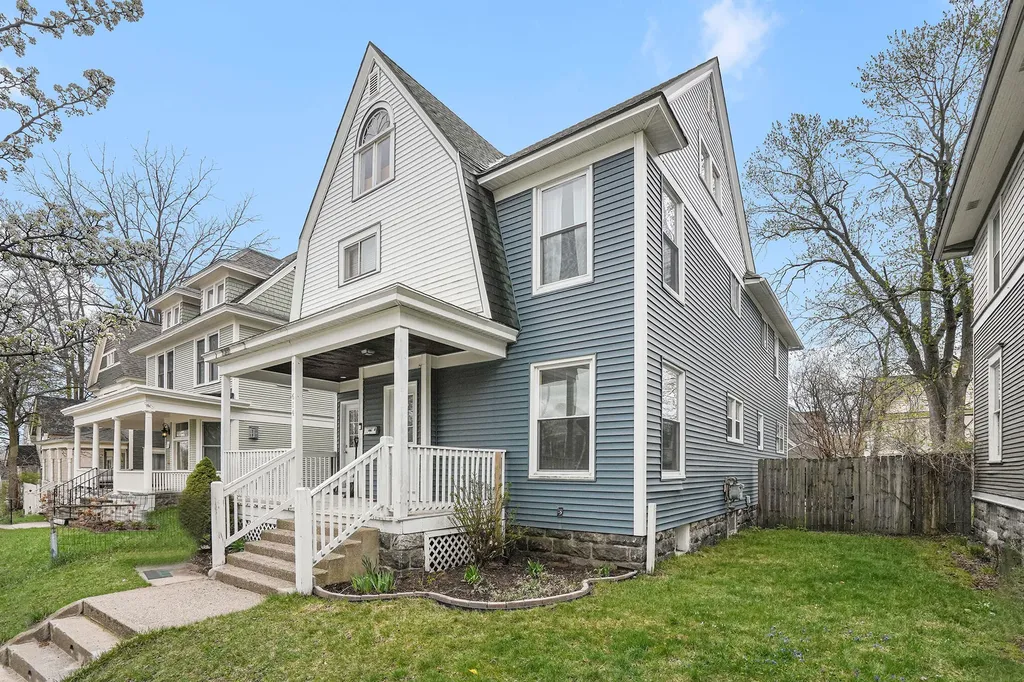 614 Crescent Street NE Grand Rapids City MI 49503