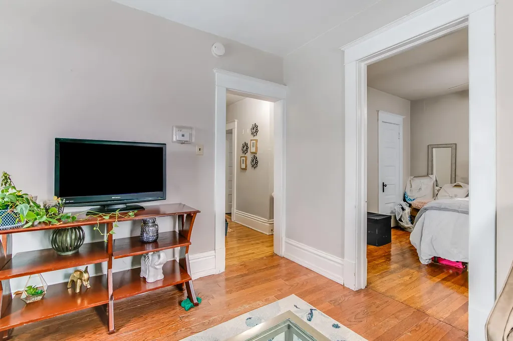 614 Crescent Street NE Grand Rapids City MI 49503