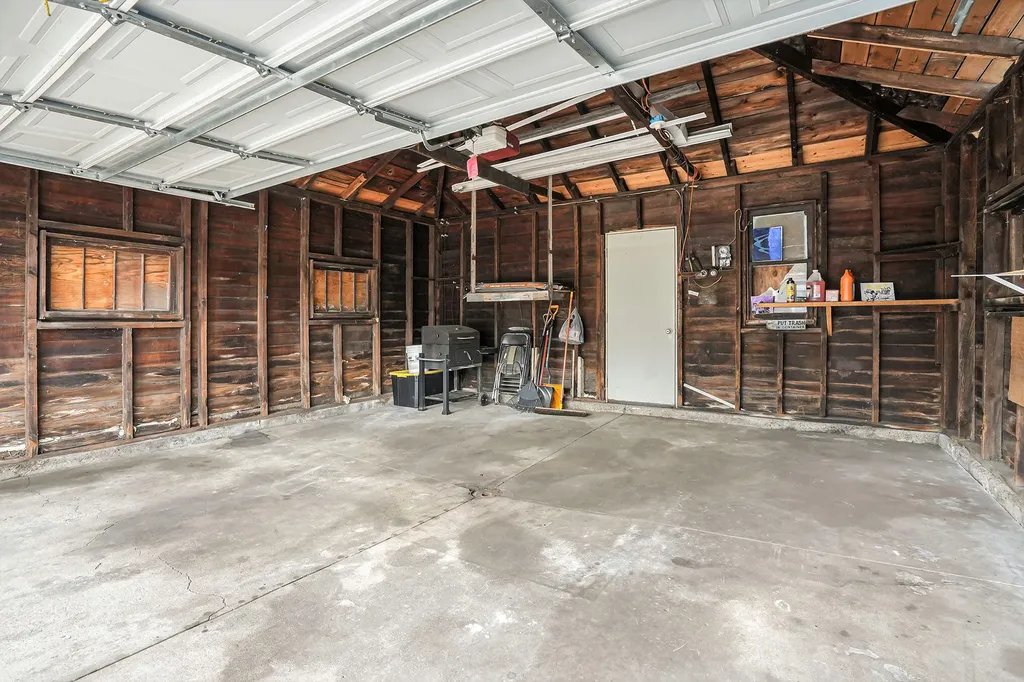 614 Crescent Street NE Grand Rapids City MI 49503