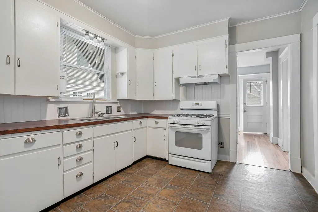 614 Crescent Street NE Grand Rapids City MI 49503
